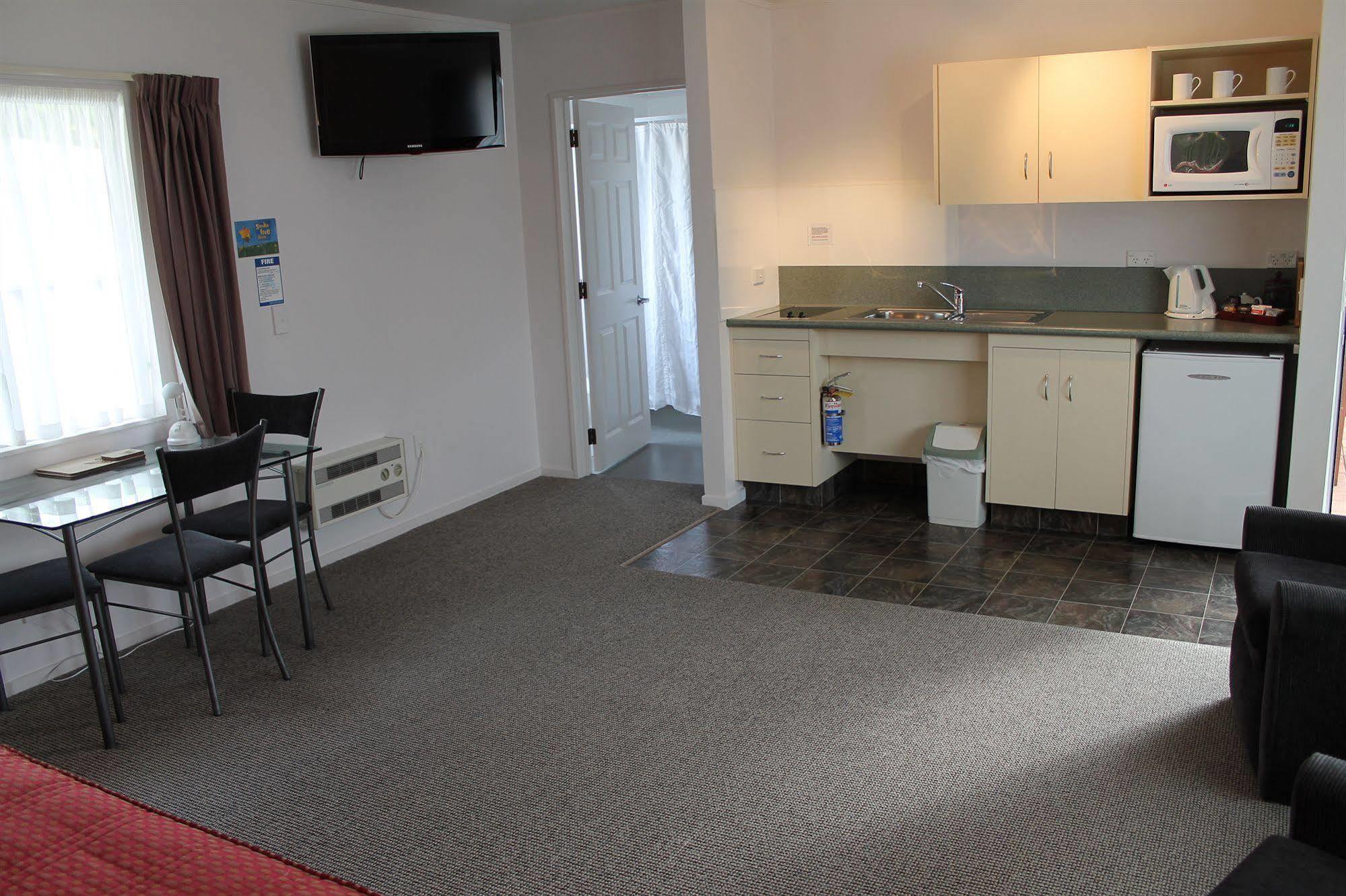 Riverview Motel Whanganui Exterior photo
